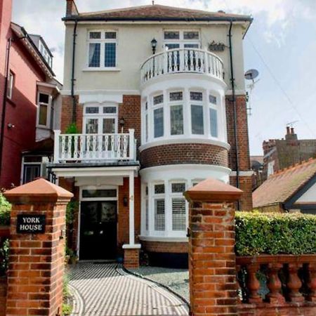 3 Bedroom Spacious Seaside Apartment With Estuary Views Southend-on-Sea Kültér fotó