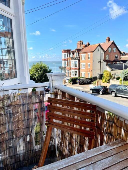 3 Bedroom Spacious Seaside Apartment With Estuary Views Southend-on-Sea Kültér fotó